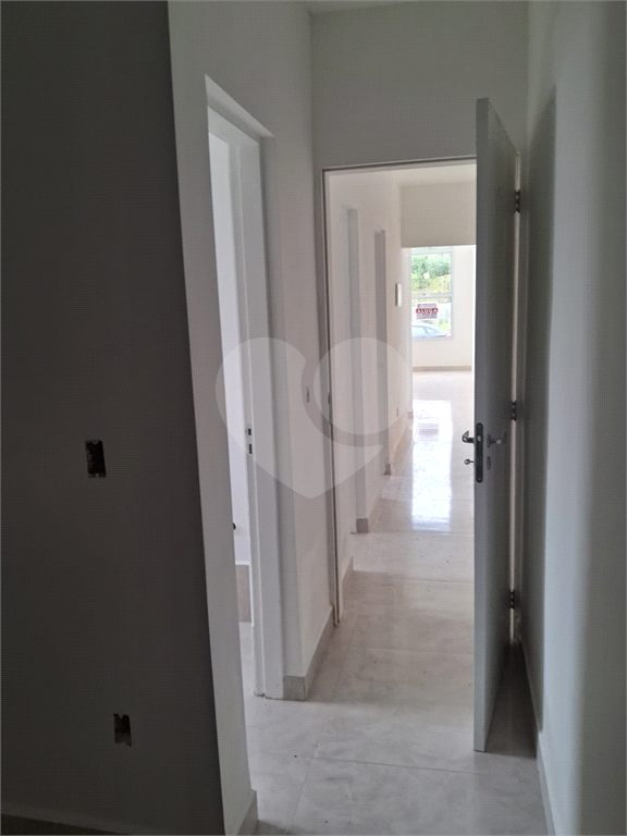 VENDE CASA DE 2 QUARTOS COM SUÍTE NO RESIDENCIAL FLORADA RAÍZES
