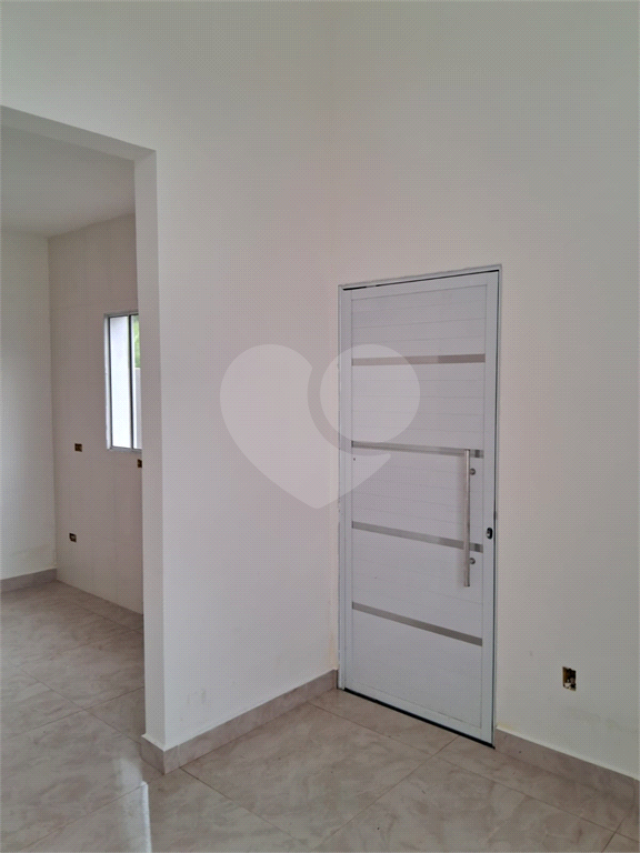 VENDE CASA DE 2 QUARTOS COM SUÍTE NO RESIDENCIAL FLORADA RAÍZES