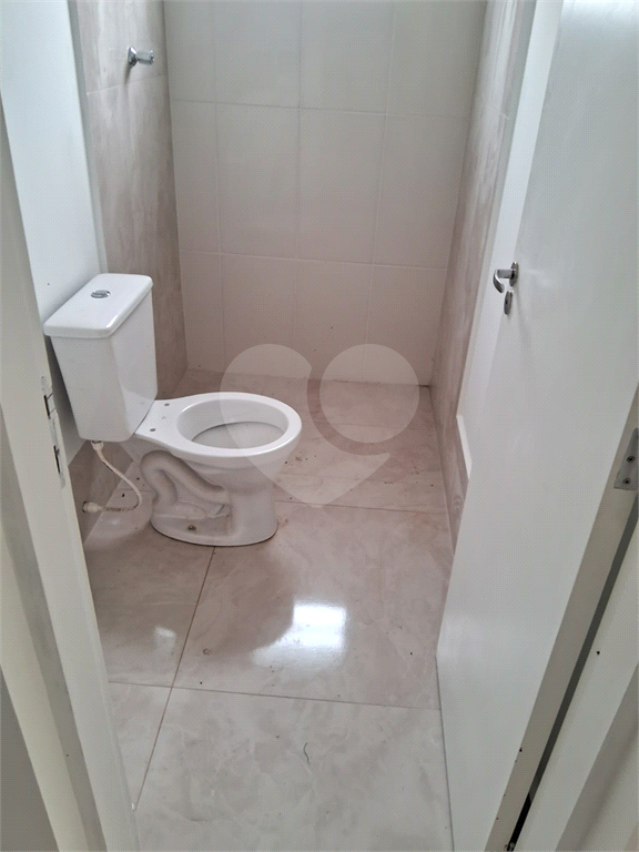 VENDE CASA DE 2 QUARTOS COM SUÍTE NO RESIDENCIAL FLORADA RAÍZES