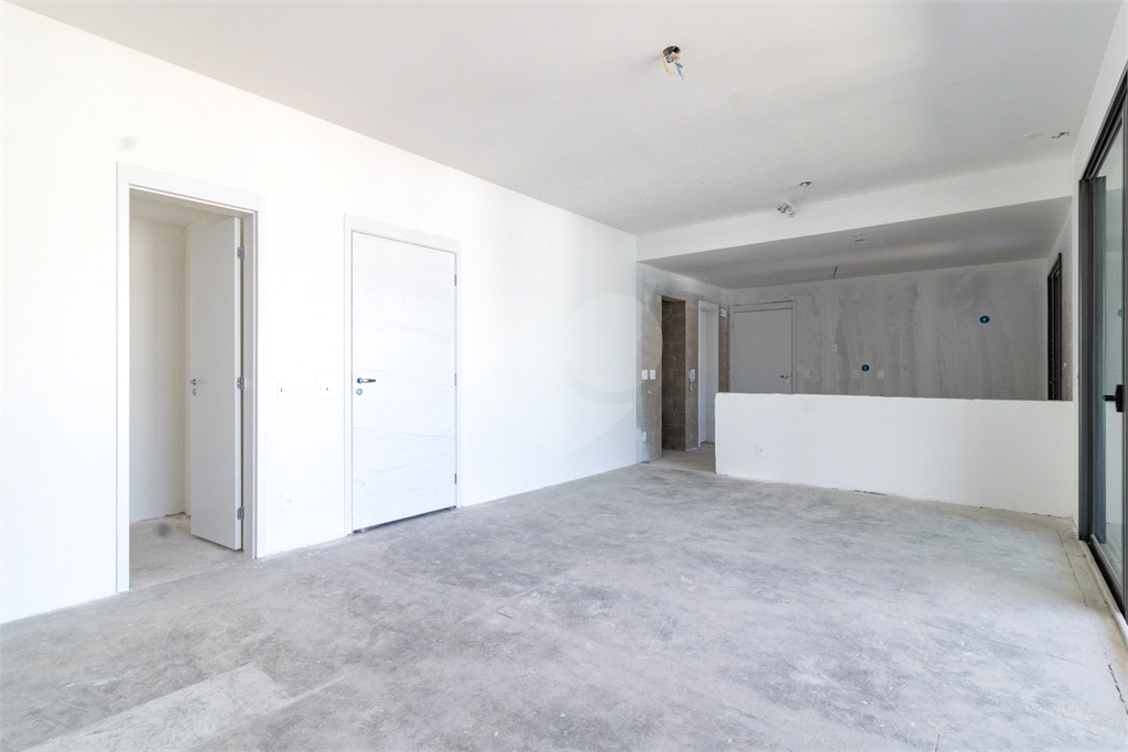 APARTAMENTO À VENDA COM 3 QUARTOS EM PERDIZES.