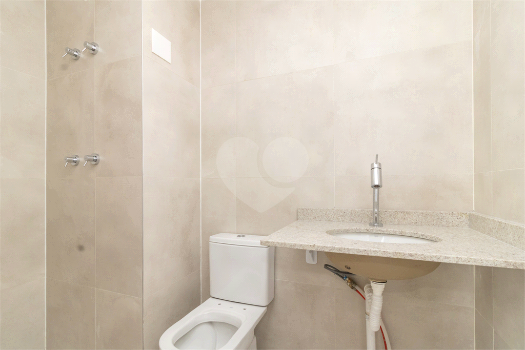 APARTAMENTO À VENDA COM 3 QUARTOS EM PERDIZES.