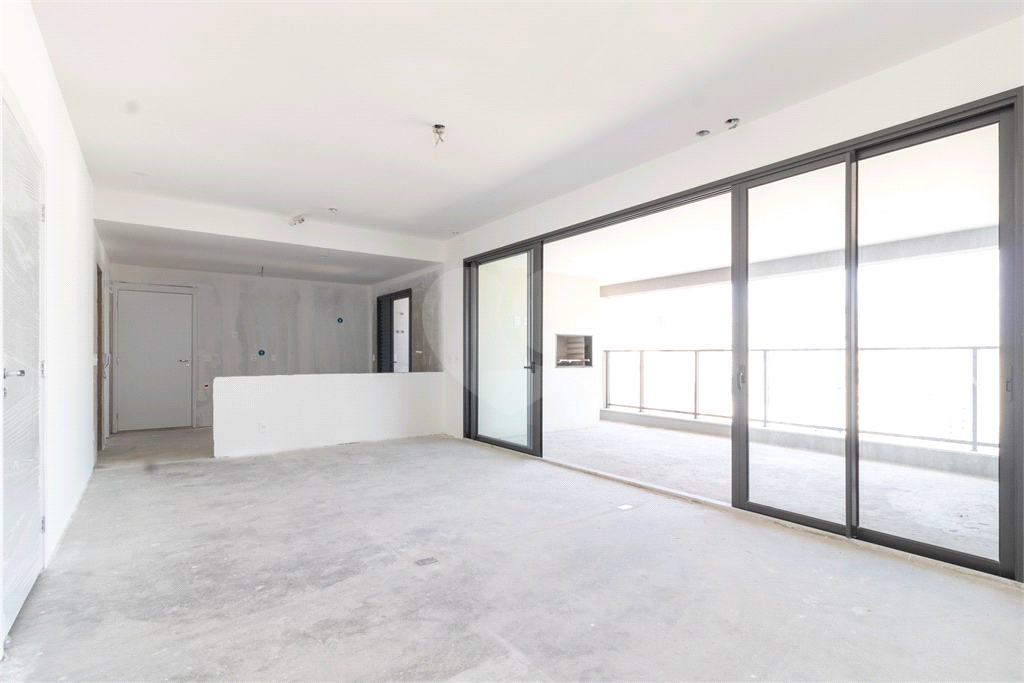 APARTAMENTO À VENDA COM 3 QUARTOS EM PERDIZES.