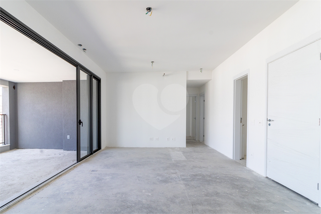 APARTAMENTO À VENDA COM 3 QUARTOS EM PERDIZES.