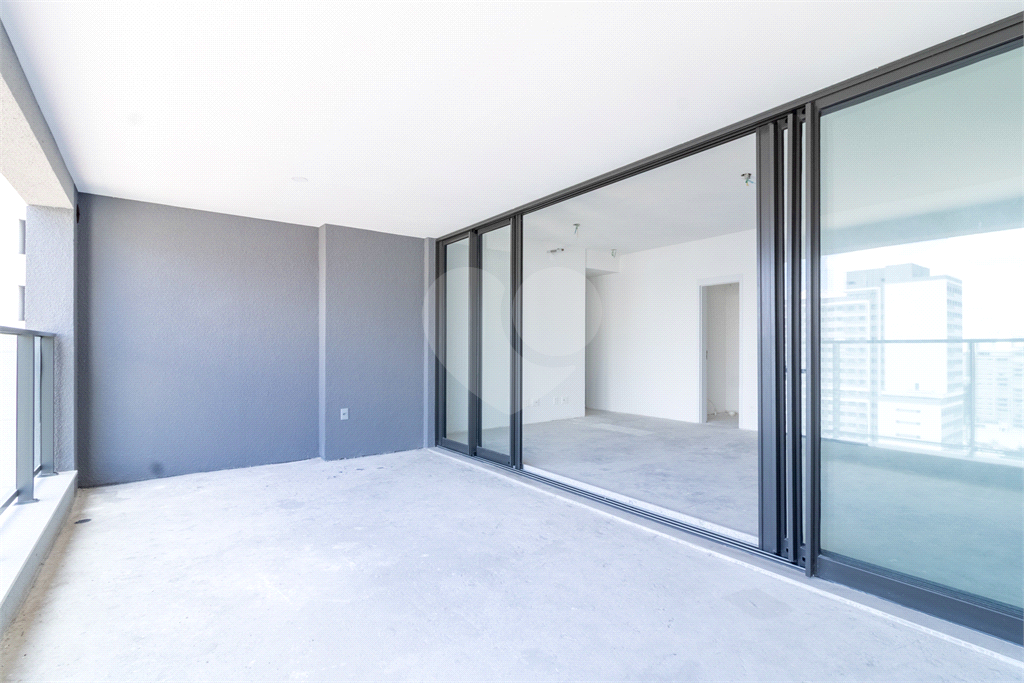 APARTAMENTO À VENDA COM 3 QUARTOS EM PERDIZES.