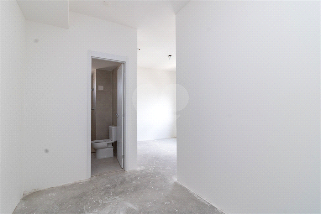 APARTAMENTO À VENDA COM 3 QUARTOS EM PERDIZES.
