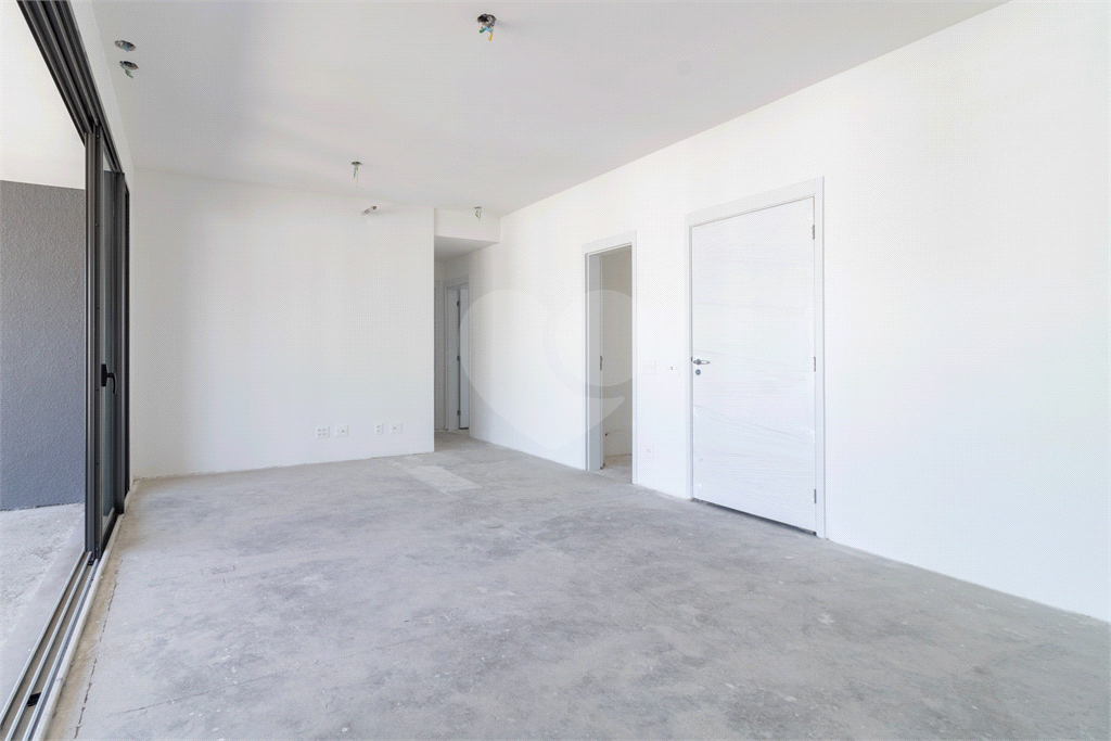 APARTAMENTO À VENDA COM 3 QUARTOS EM PERDIZES.
