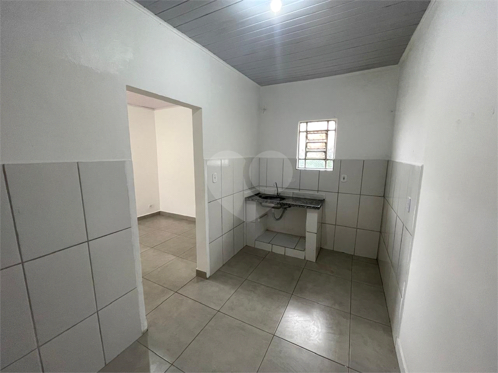 Sobrado a Venda, com terreno  amplo.