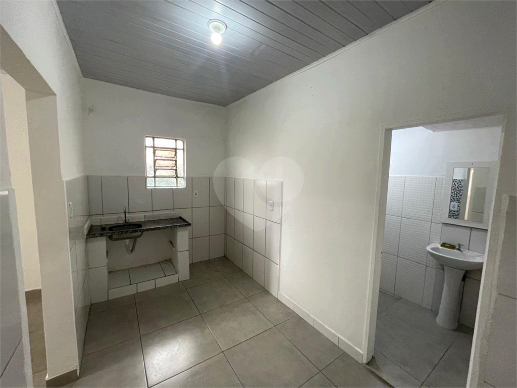 Sobrado a Venda, com terreno  amplo.