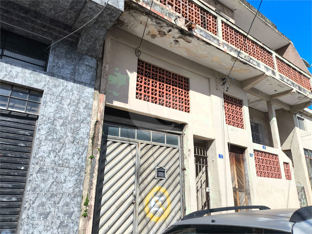 Vende-se 03 Casas no mesmo terreno 169m²