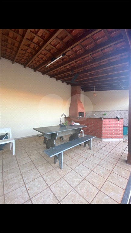 Casa à venda com 3 quartos, 250m² - Foto 3