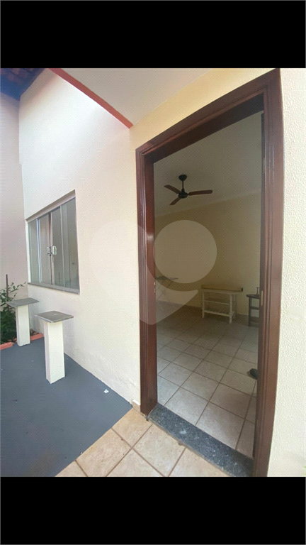 Casa à venda com 3 quartos, 250m² - Foto 10