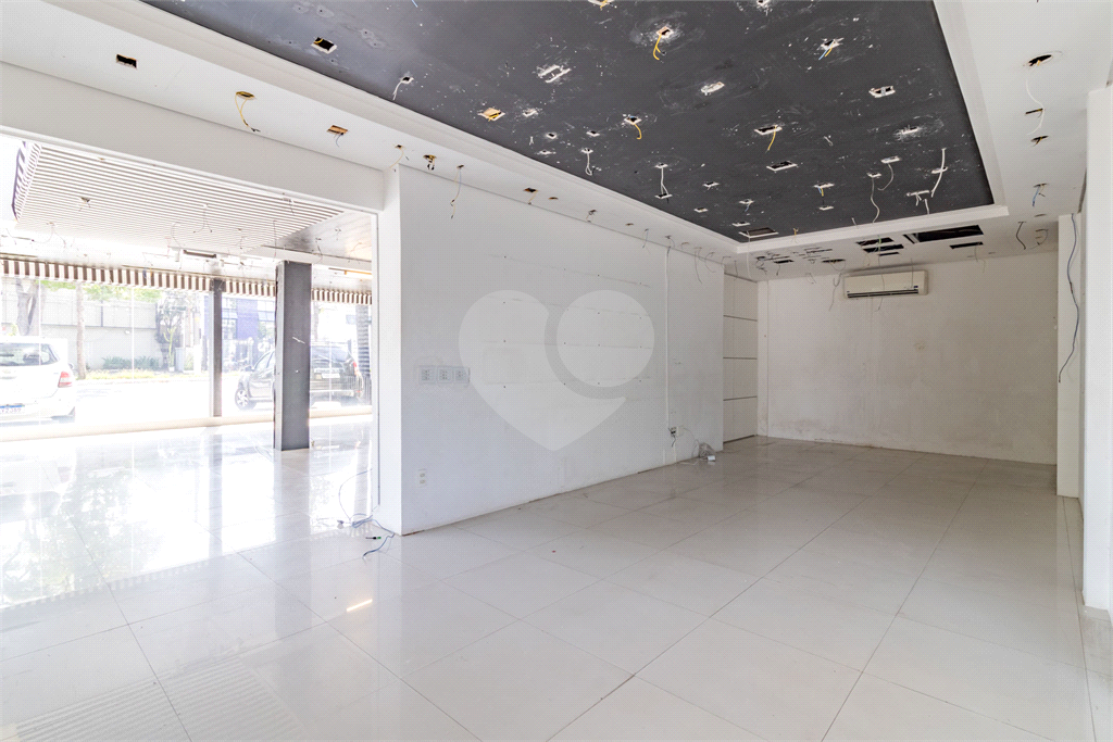 Galpão Comercial Ideal para Academia, Showroom ou Loja de Grande Porte