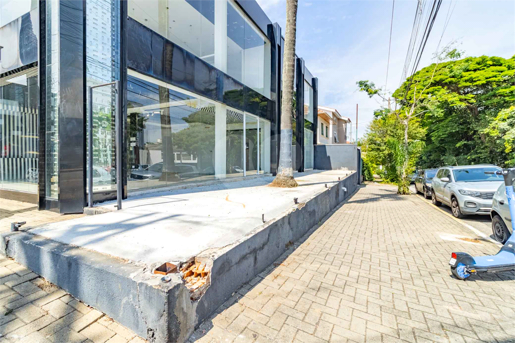 Galpão Comercial Ideal para Academia, Showroom ou Loja de Grande Porte