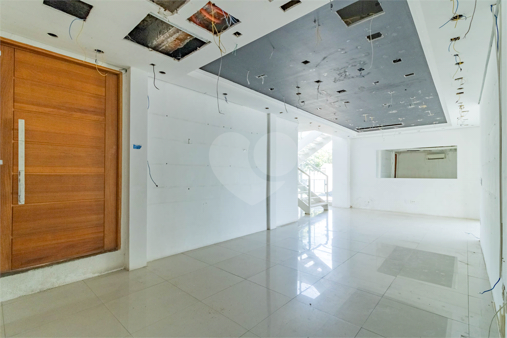 Galpão Comercial Ideal para Academia, Showroom ou Loja de Grande Porte