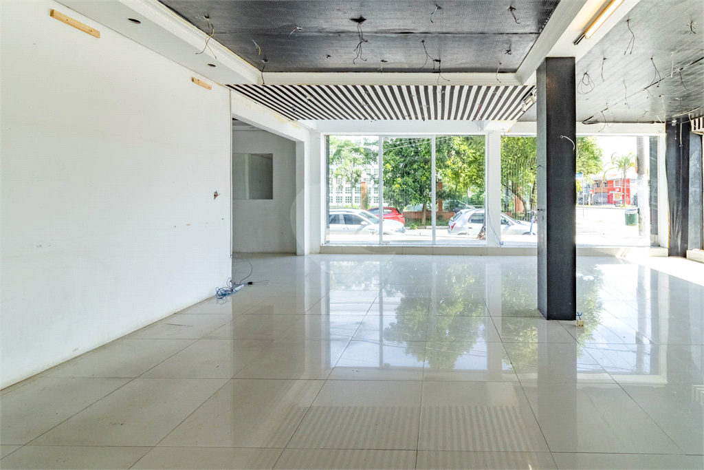 Galpão Comercial Ideal para Academia, Showroom ou Loja de Grande Porte