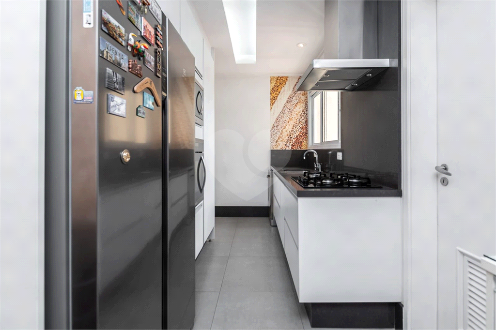 Apartamento com 3 suítes mobiliado na Vila Romana