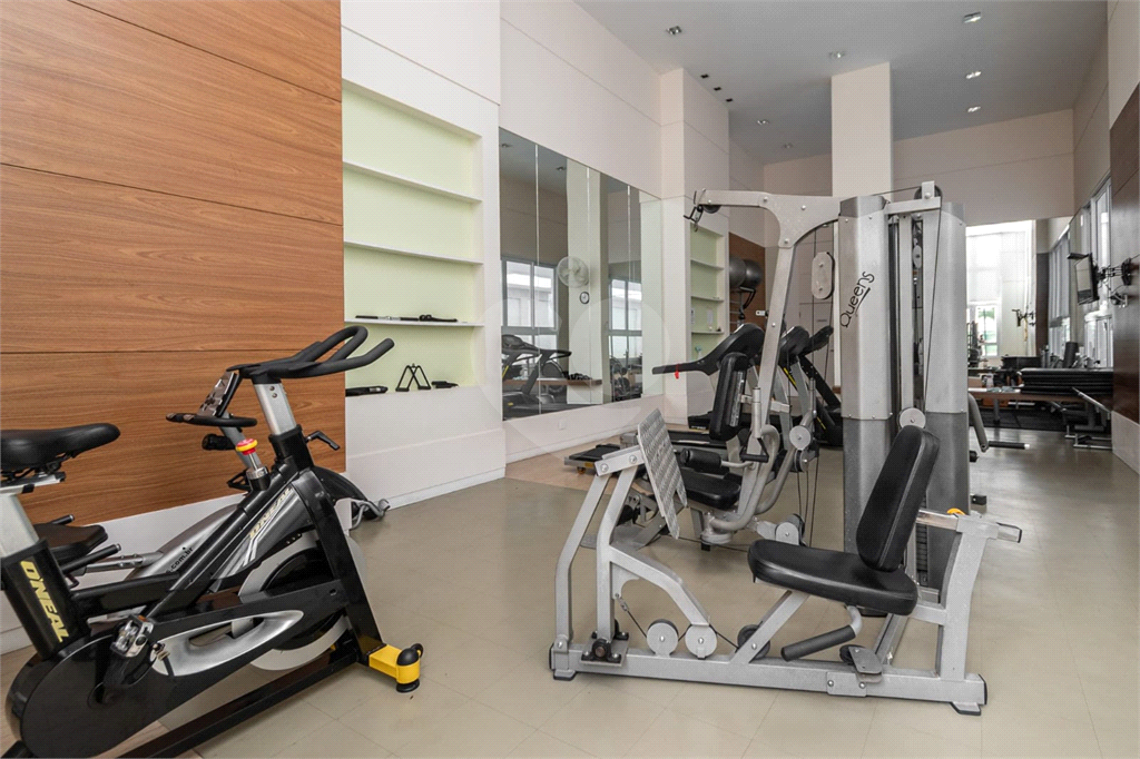 Apartamento com 3 suítes mobiliado na Vila Romana