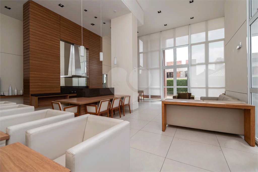 Apartamento com 3 suítes mobiliado na Vila Romana