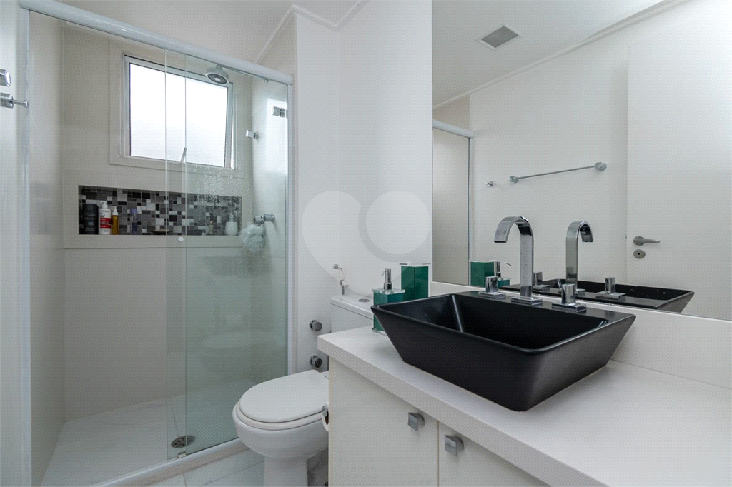 Apartamento com 3 suítes mobiliado na Vila Romana