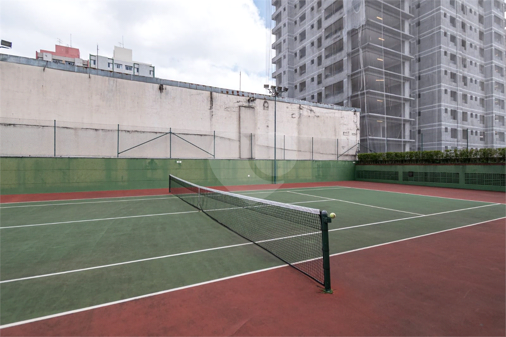 Apartamento com 3 suítes mobiliado na Vila Romana