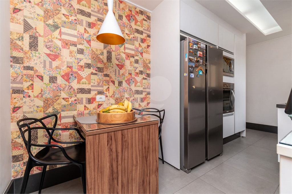 Apartamento com 3 suítes mobiliado na Vila Romana