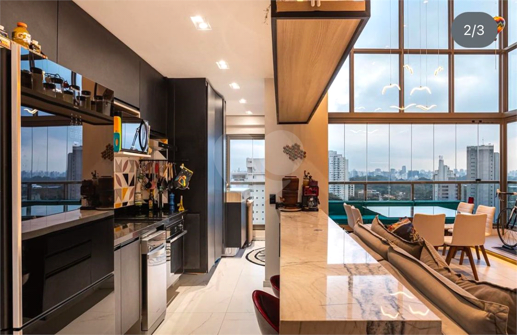 Apartamento em prédio novo com 2 suítes, sala com pé direito duplo e  vista para Parque Ibirapuera