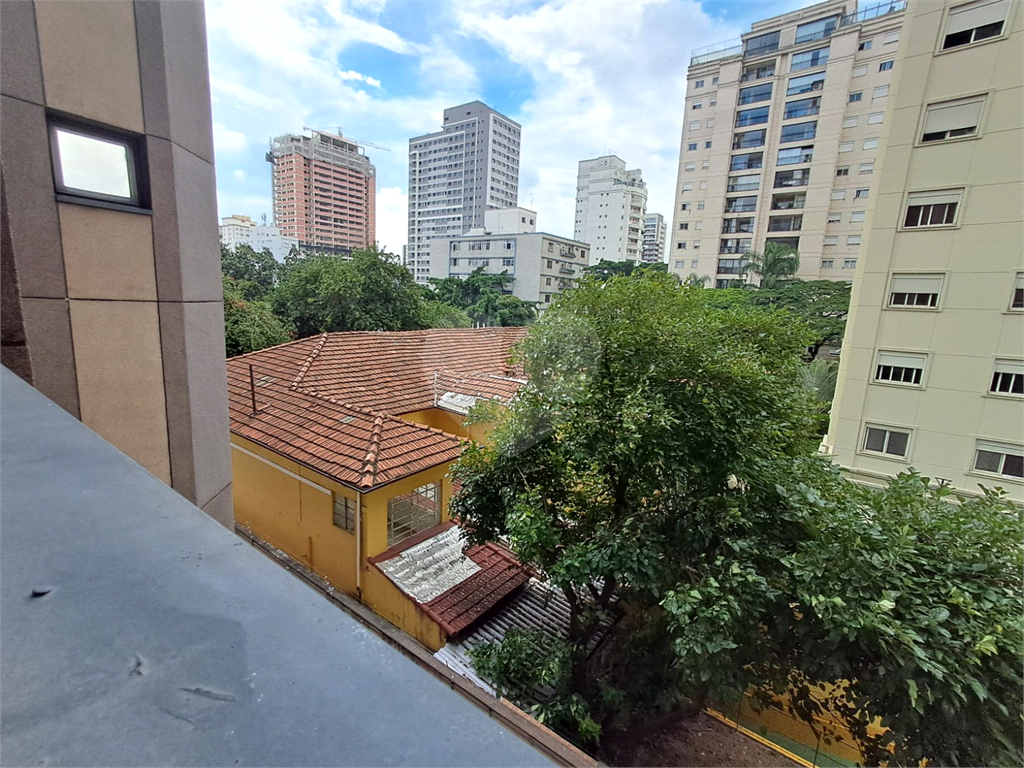 Sala comercial 30m² 1 banheiro, copa e 1 vaga de garagem Pompéia