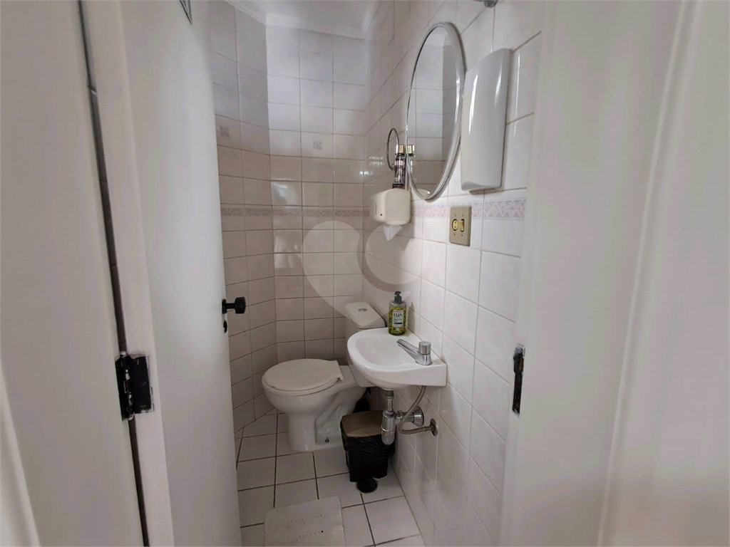 Sala comercial 30m² 1 banheiro, copa e 1 vaga de garagem Pompéia