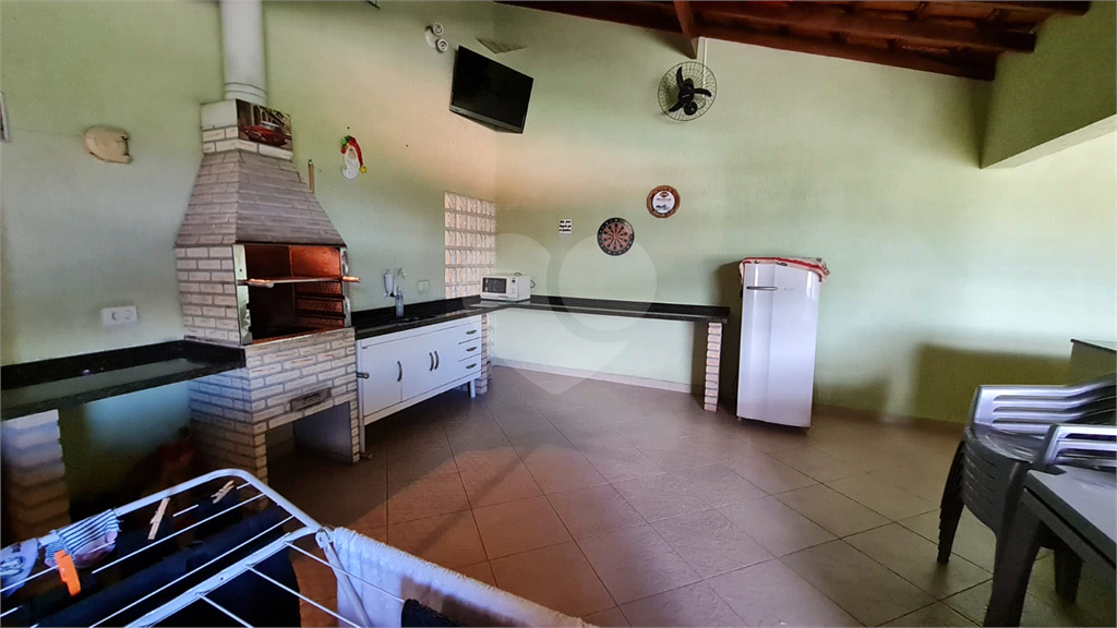 SOBRADO À VENDA | 180 M² | 3 SUÍTES | 2 VAGAS | CHURRASQUEIRA E PORÃO