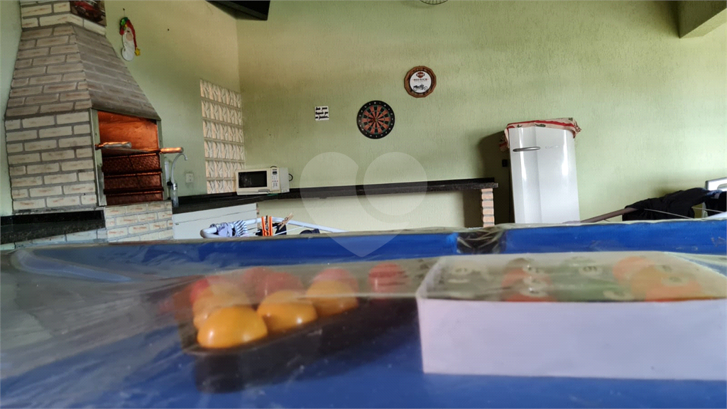 SOBRADO À VENDA | 180 M² | 3 SUÍTES | 2 VAGAS | CHURRASQUEIRA E PORÃO