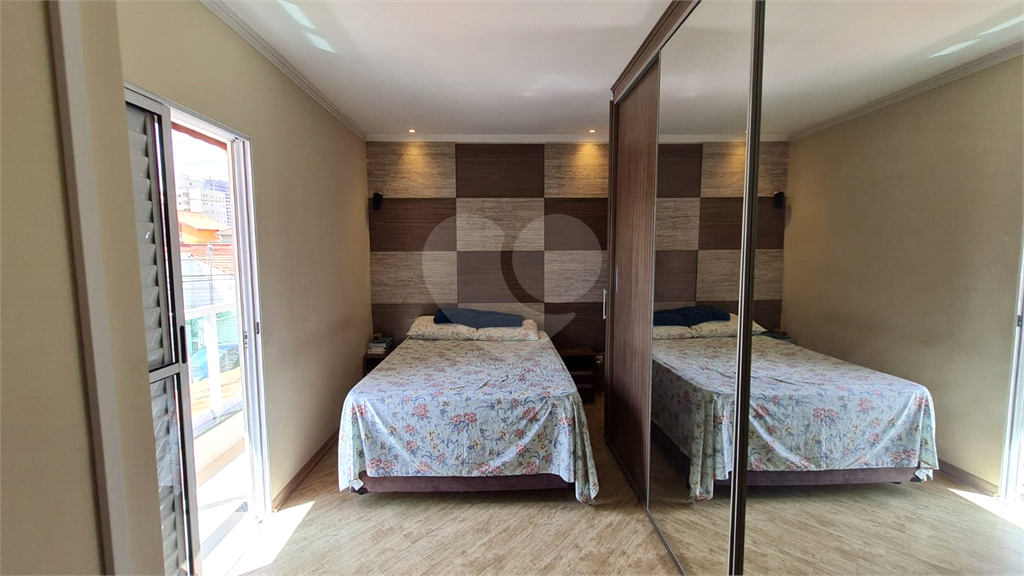 SOBRADO À VENDA | 180 M² | 3 SUÍTES | 2 VAGAS | CHURRASQUEIRA E PORÃO