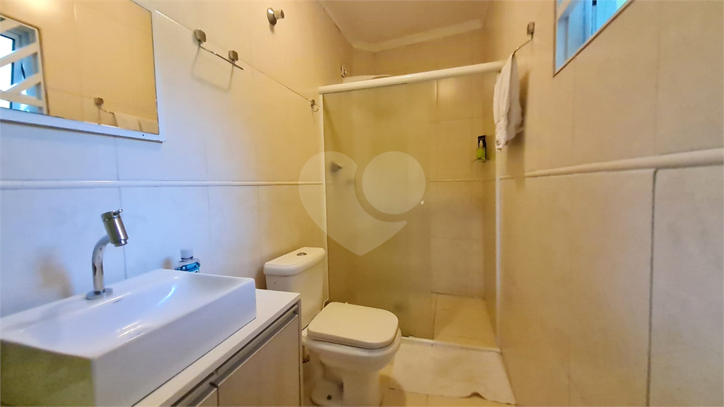 SOBRADO À VENDA | 180 M² | 3 SUÍTES | 2 VAGAS | CHURRASQUEIRA E PORÃO