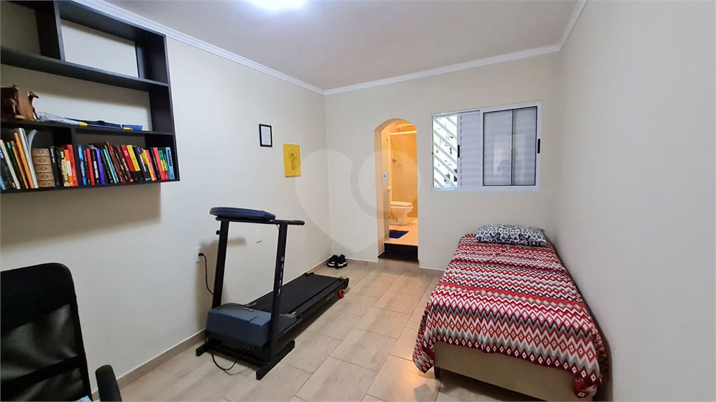 SOBRADO À VENDA | 180 M² | 3 SUÍTES | 2 VAGAS | CHURRASQUEIRA E PORÃO