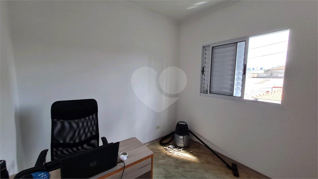 SOBRADO À VENDA | 180 M² | 3 SUÍTES | 2 VAGAS | CHURRASQUEIRA E PORÃO