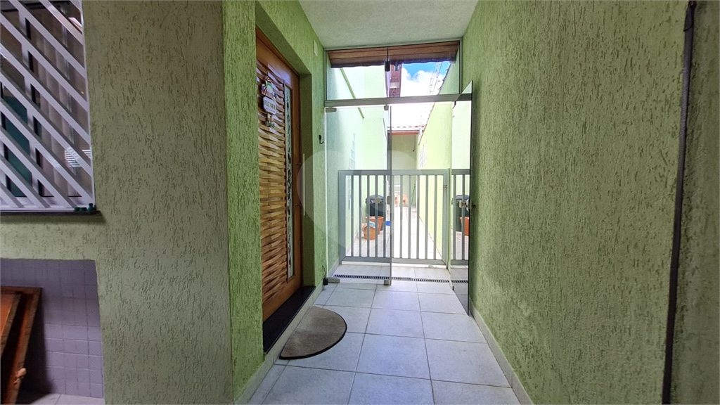 SOBRADO À VENDA | 180 M² | 3 SUÍTES | 2 VAGAS | CHURRASQUEIRA E PORÃO