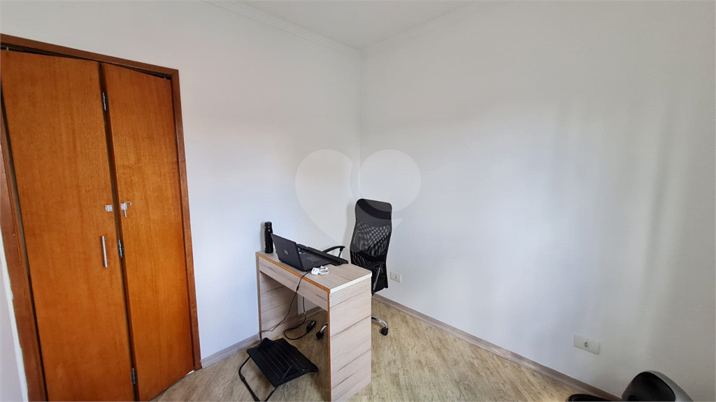 SOBRADO À VENDA | 180 M² | 3 SUÍTES | 2 VAGAS | CHURRASQUEIRA E PORÃO