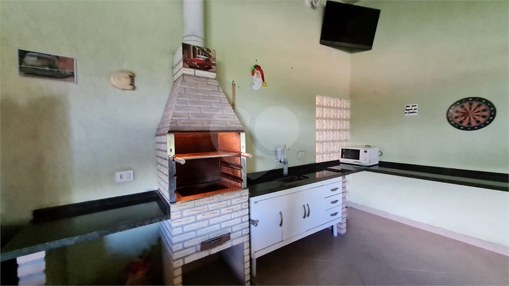 SOBRADO À VENDA | 180 M² | 3 SUÍTES | 2 VAGAS | CHURRASQUEIRA E PORÃO