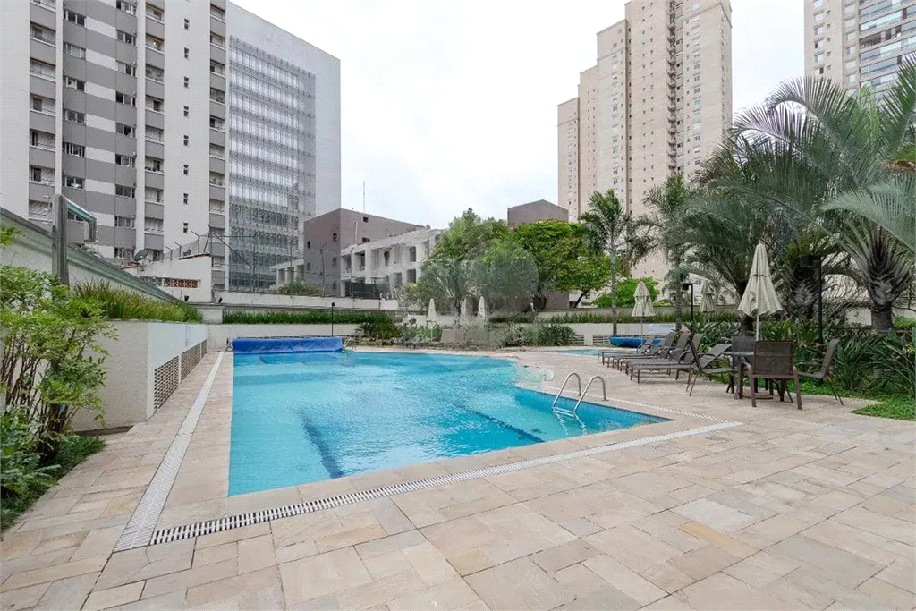 Apartamento com 2 suítes, andar alto, vista livre, lazer completo a 400m do metrô estação Brooklin
