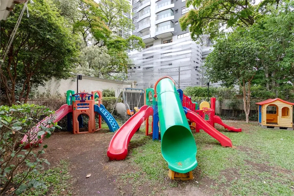 Apartamento com 2 suítes, andar alto, vista livre, lazer completo a 400m do metrô estação Brooklin