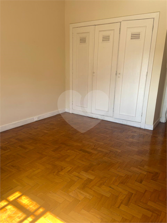 Apartamento à venda em Santa Cecília, na Rua Barão de Limeira