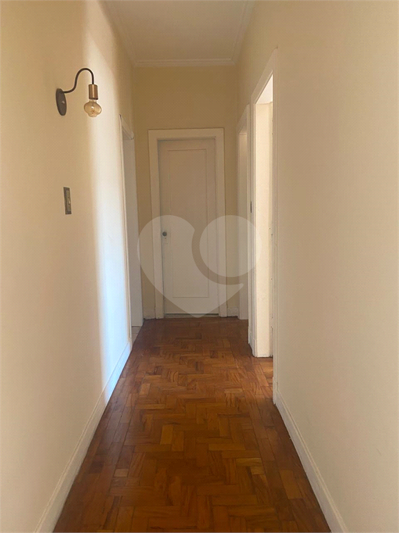 Apartamento à venda em Santa Cecília, na Rua Barão de Limeira