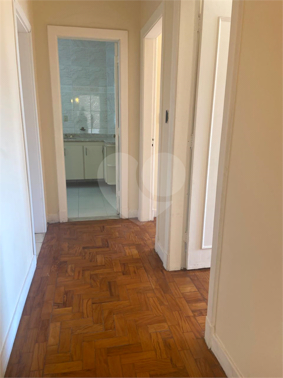 Apartamento à venda em Santa Cecília, na Rua Barão de Limeira