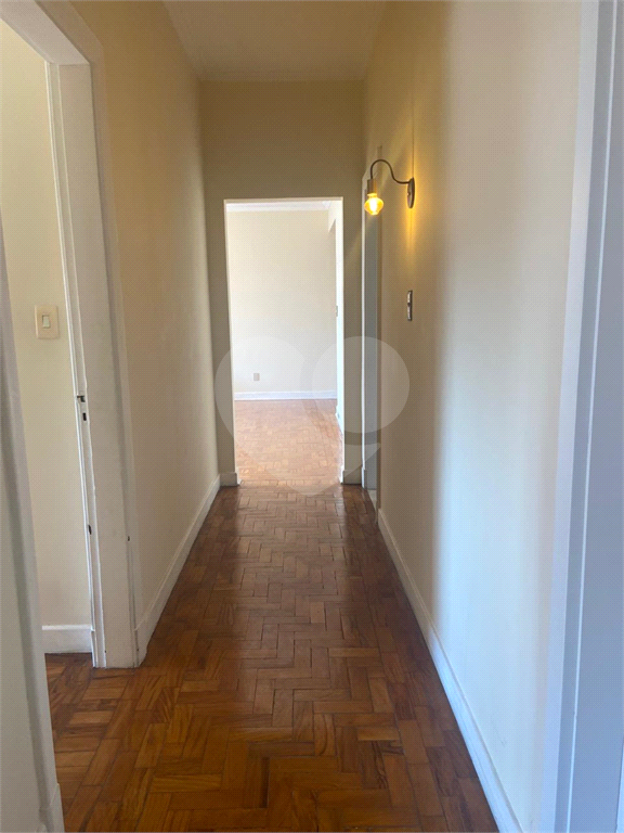 Apartamento à venda em Santa Cecília, na Rua Barão de Limeira