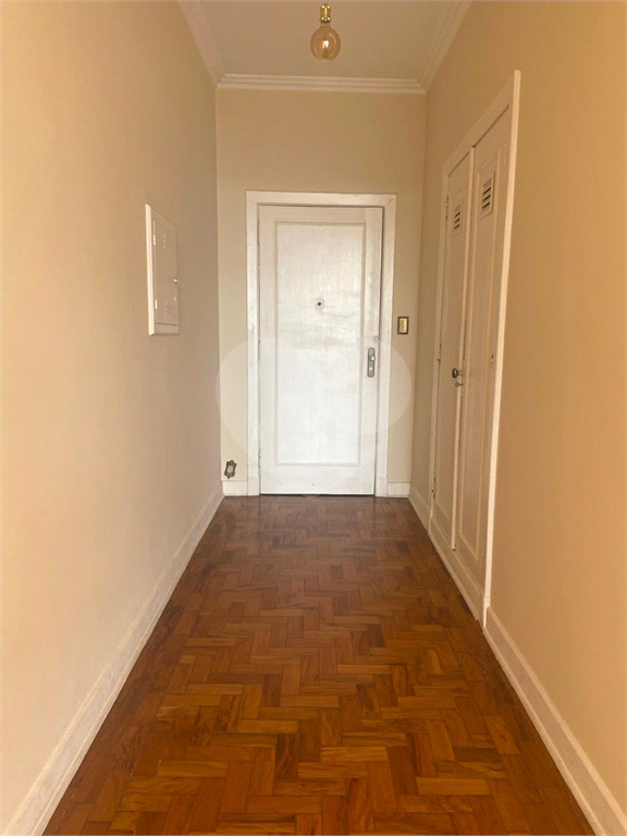 Apartamento à venda em Santa Cecília, na Rua Barão de Limeira
