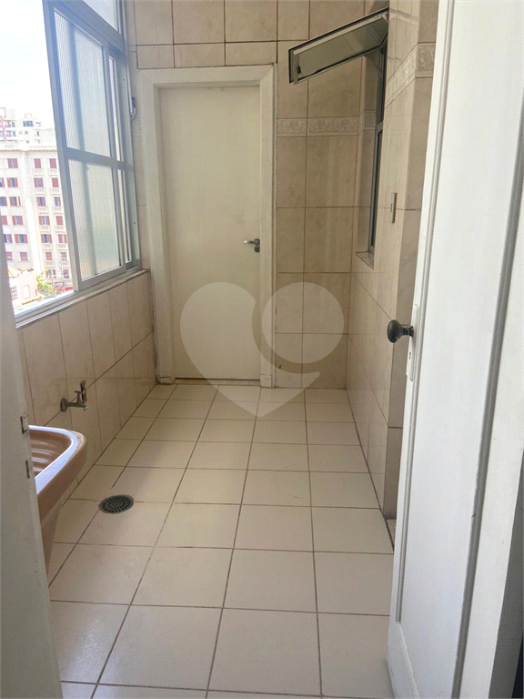 Apartamento à venda em Santa Cecília, na Rua Barão de Limeira