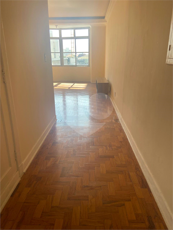 Apartamento à venda em Santa Cecília, na Rua Barão de Limeira