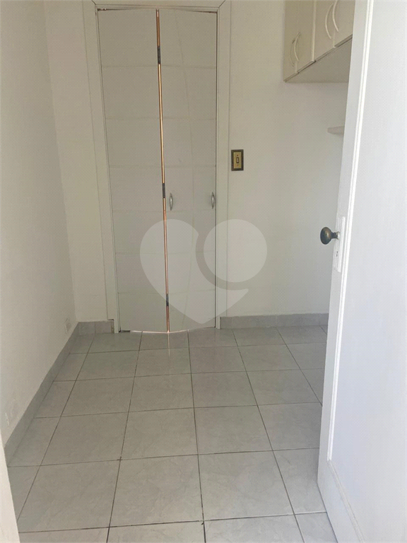 Apartamento à venda em Santa Cecília, na Rua Barão de Limeira