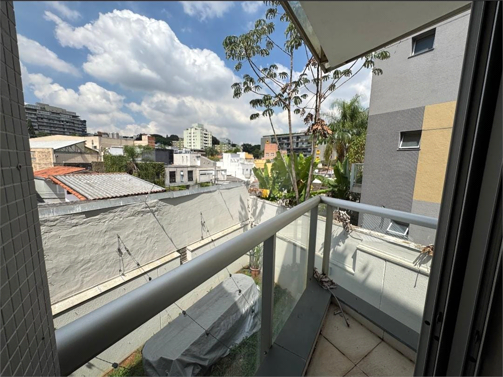 APARTAMENTO em VILA MADALENA