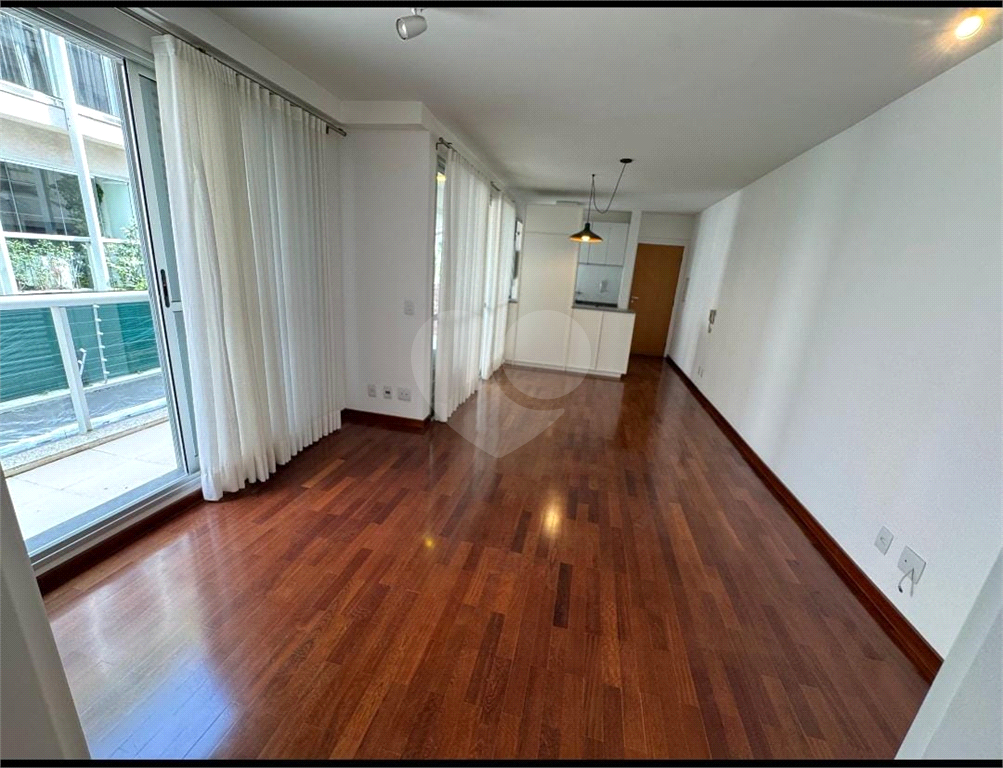 APARTAMENTO em VILA MADALENA