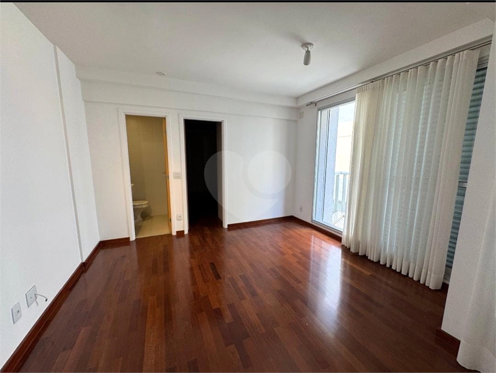 APARTAMENTO em VILA MADALENA